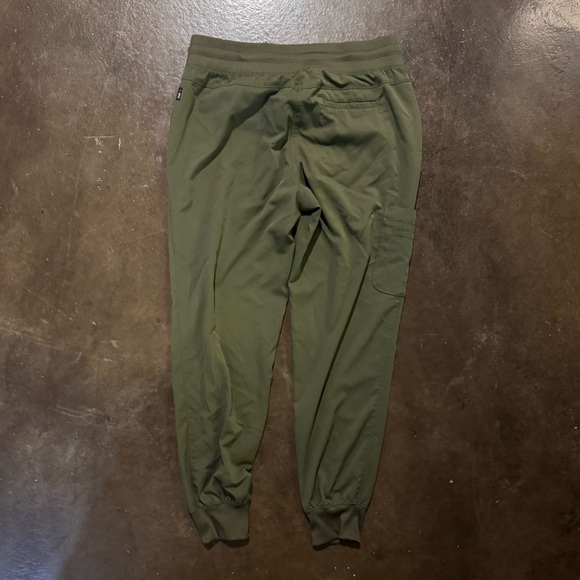 Grey's Anatomy Olive Green Scrub Set - Picture 7 of 8